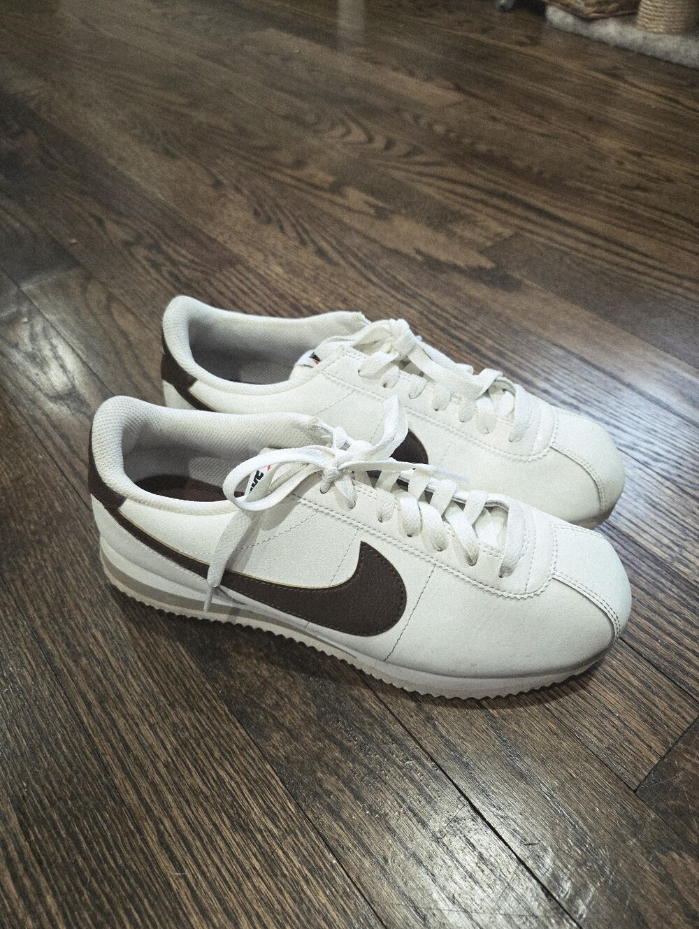 Nike Women’sCortez Sneakers in Cream and Brown Size 9